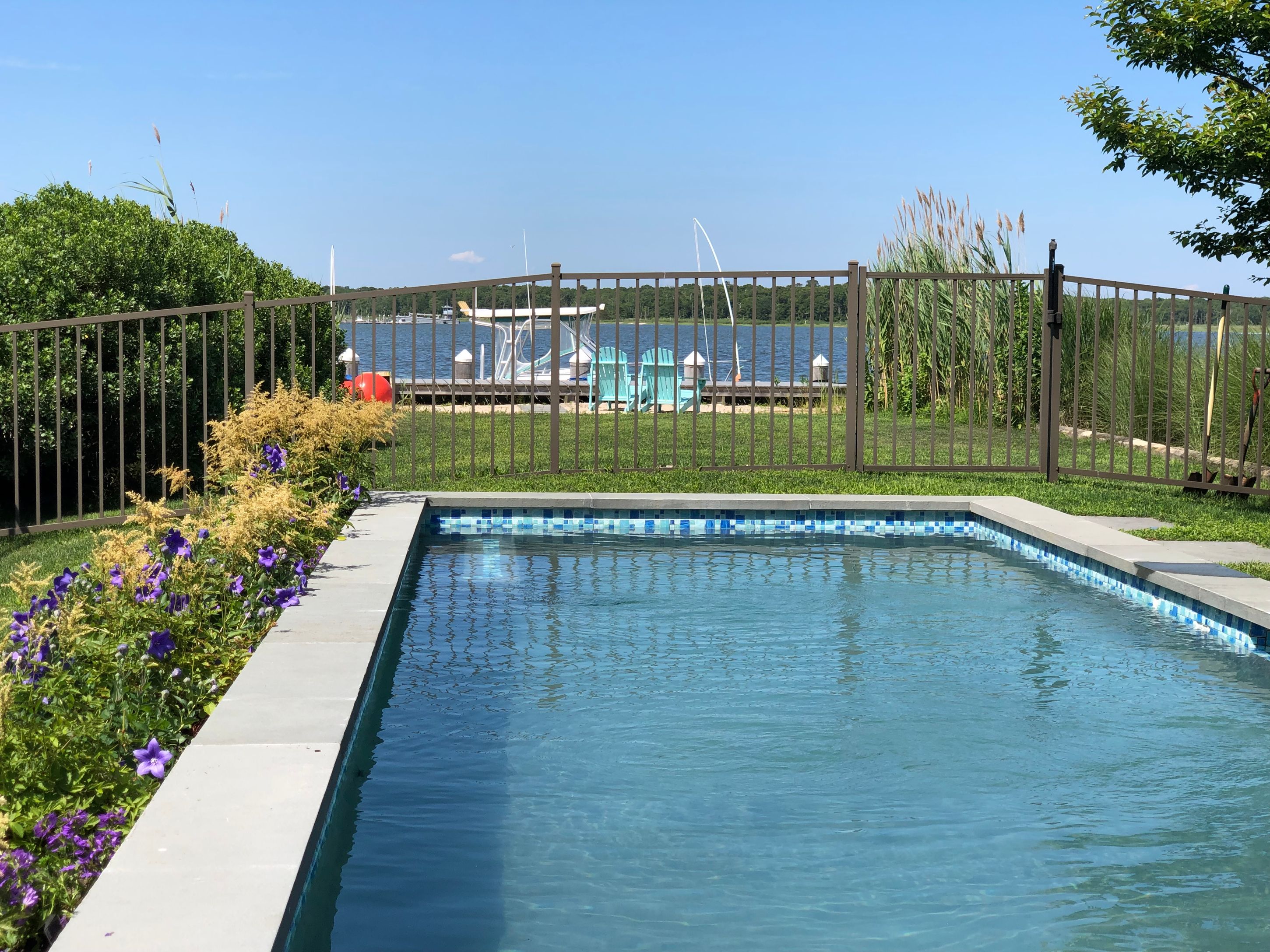 4 Bayside Ave, East Quogue, NY 11942 Out East