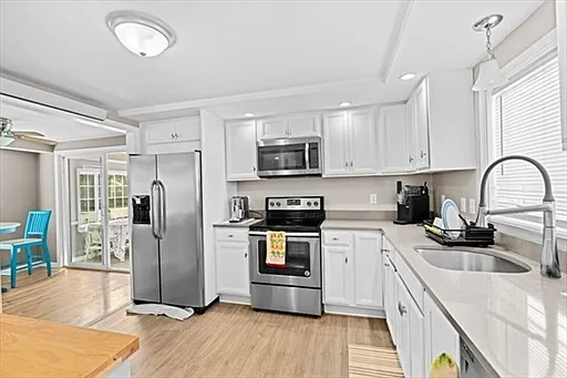 15 Packard Ave — Photo 10