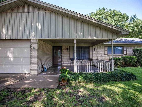 3rd image of 445 Bellaire Dr