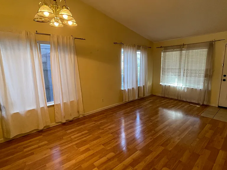 5036 Shipwheel Dr — Photo 6