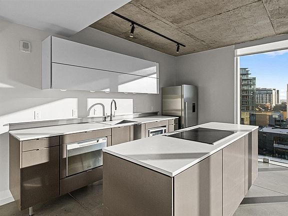 5th image of 201 E Washington St Unit 701