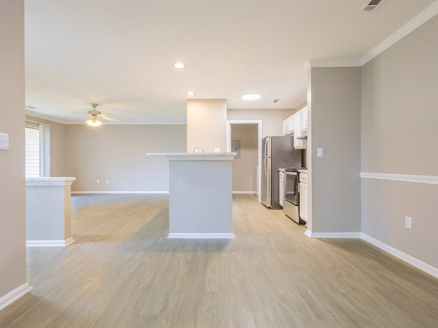 Caledon Apartments — Photo 2