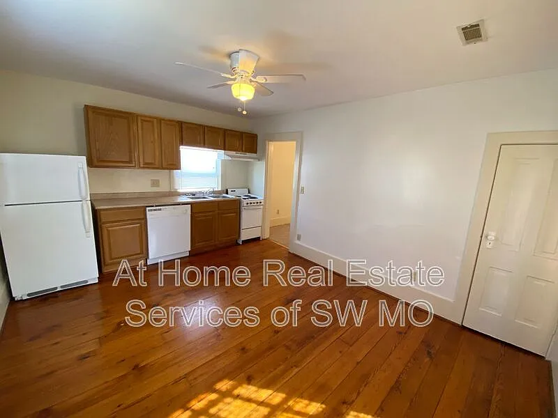1628 N Benton Ave #10