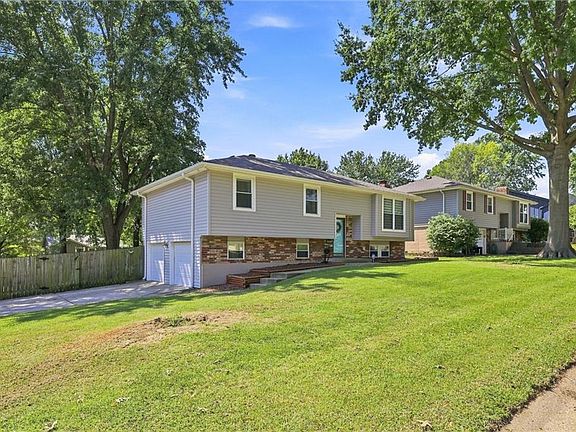3rd image of 20409 E Millhaven St