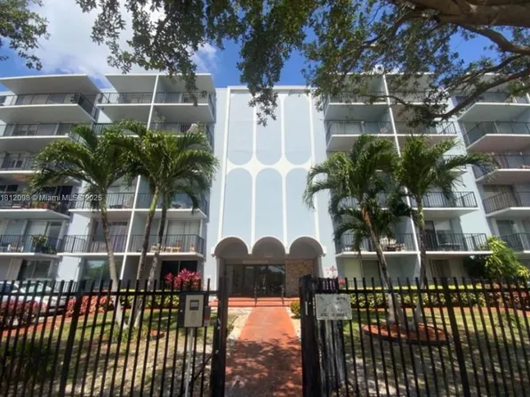 12500 NE 15th Ave APT 402, North Miami, FL 33161