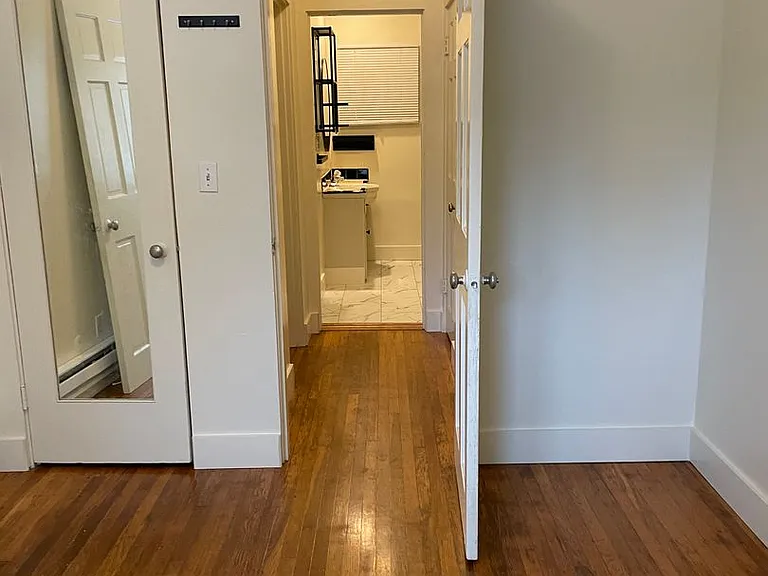 1430 SW Moss St — Photo 25