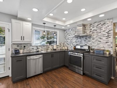 1327 Johnson Dr, Ventura, CA, 93003