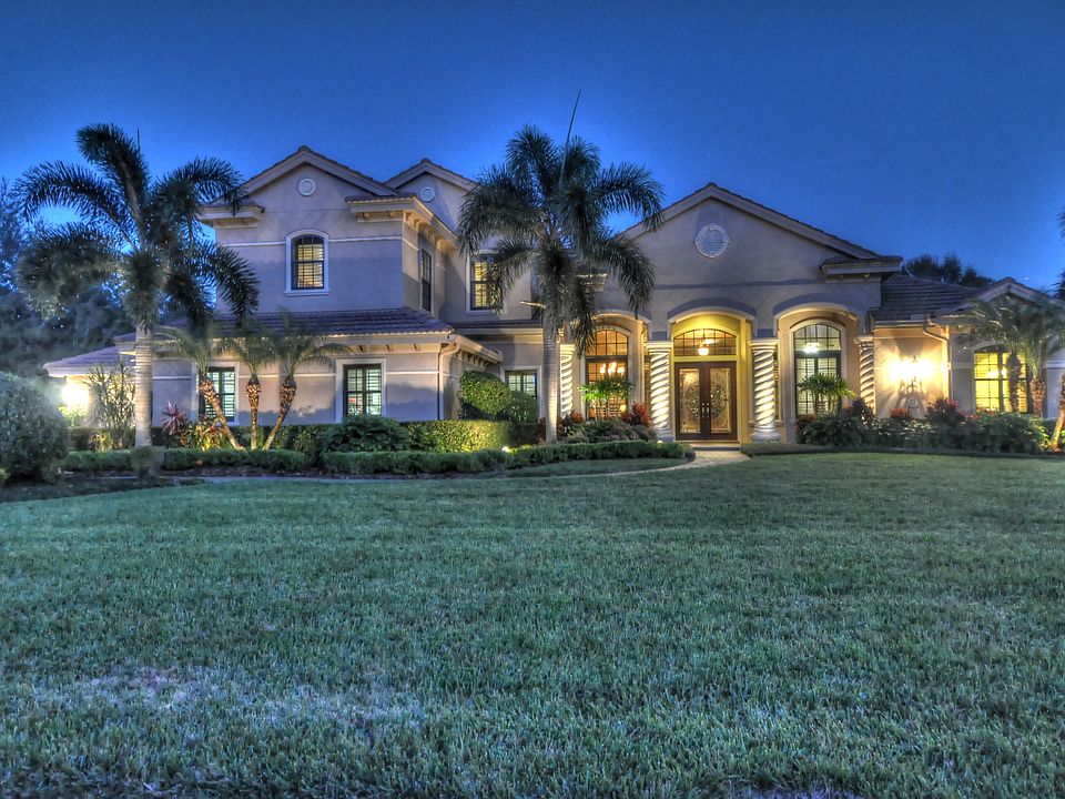1st image of 939 Pine Lake Dr
