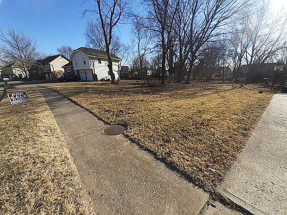 3rd image of 16716 Hardee St