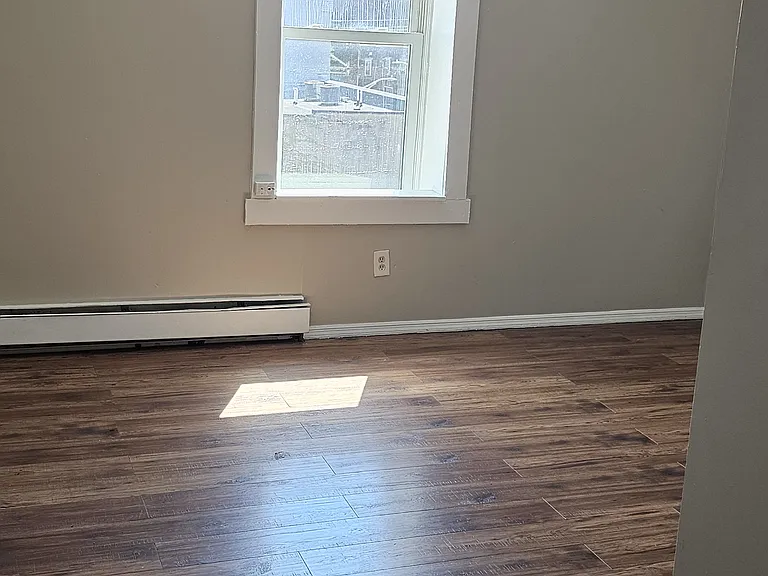 644 2nd Ave #4 — Photo 5