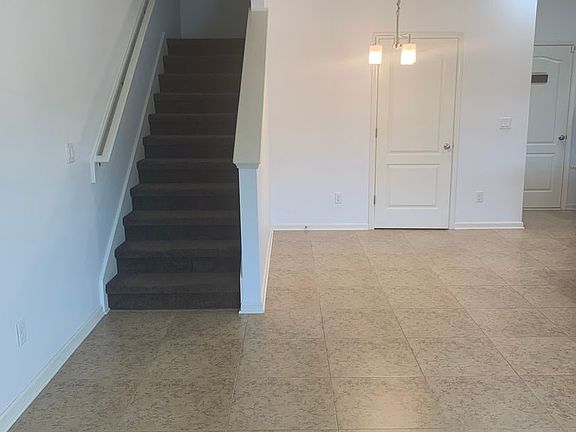 5th image of 2743 Hollybrook Ln
