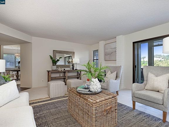 4th image of 2623 Saklan Indian Dr APT 2