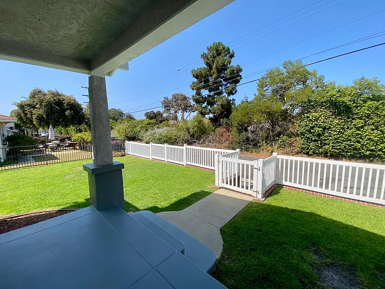 1318 Madrid Ave — Photo 17