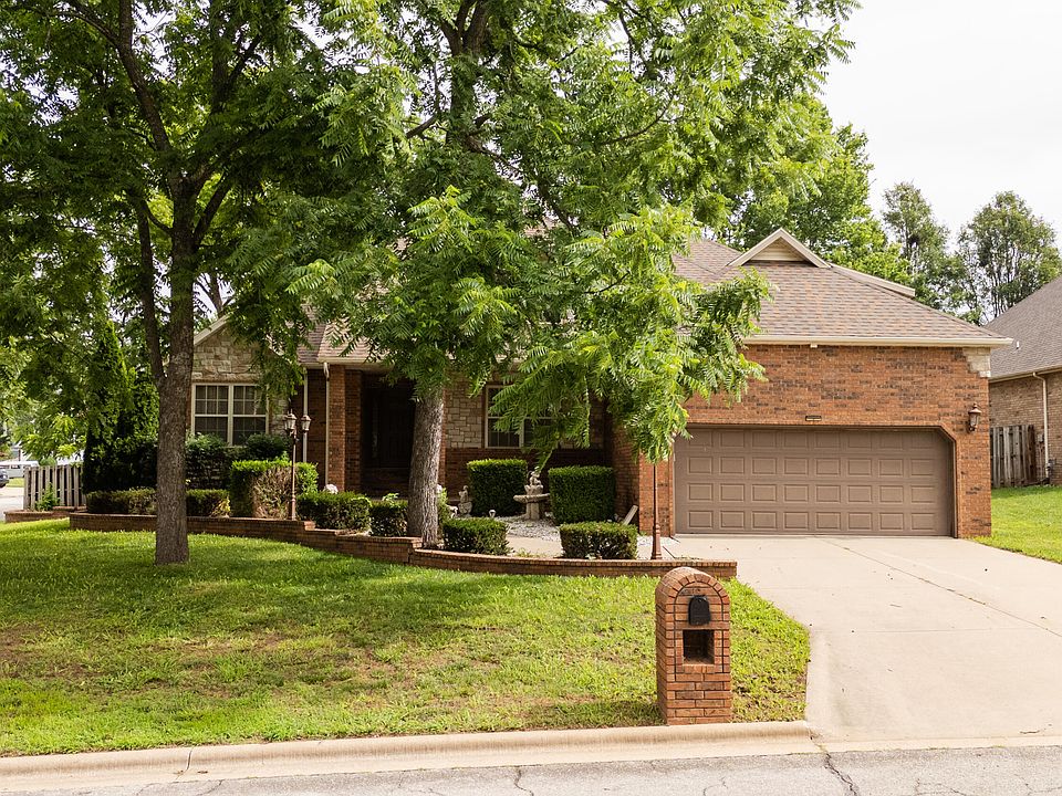 1st image of 2229 E Kentwood Street