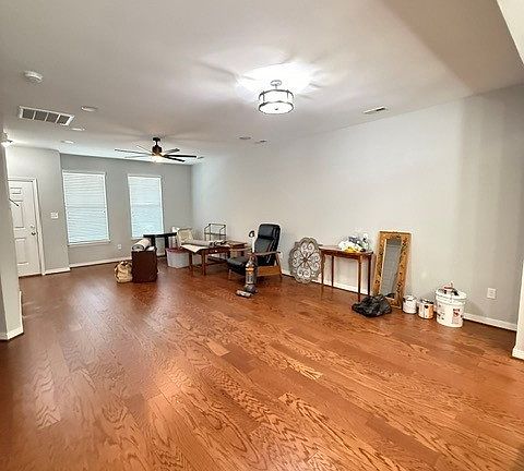 5th image of 8057 Ellendale Dr