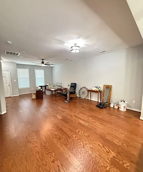 8057 Ellendale Dr — Photo 5