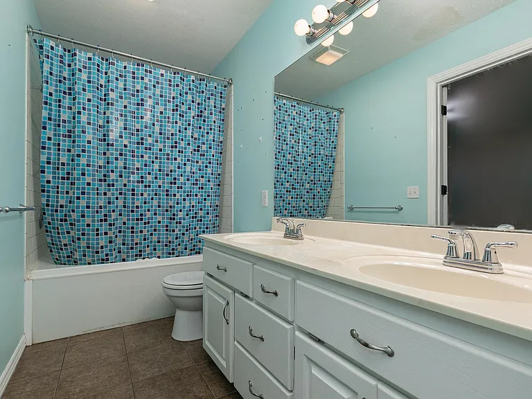314 W Olive St — Photo 25
