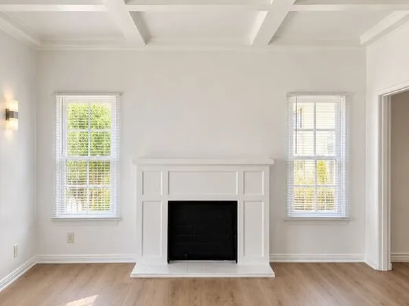 140 S Camden Dr APT 104, Beverly Hills, CA 90212