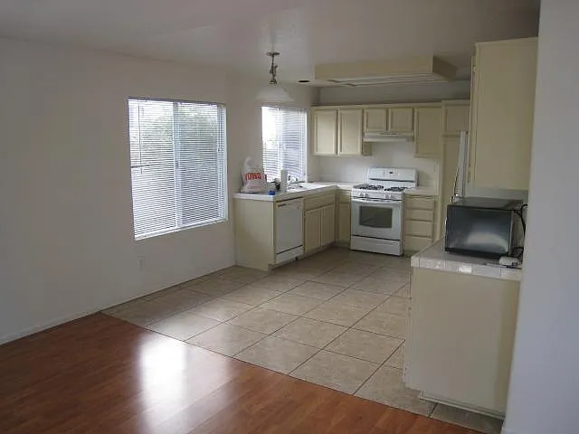 2297 Eastbrook Rd — Photo 18