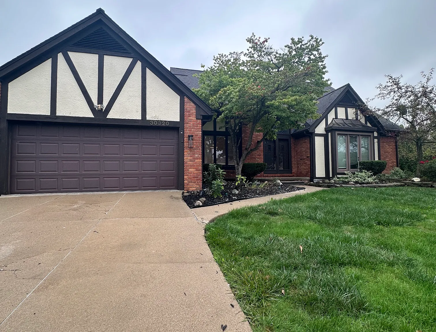 3 bed, 2.5 bath, 2190 sqft, $3,150 — Photo 2
