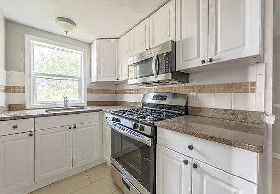 3rd image of 115 Beacon Hill Ave