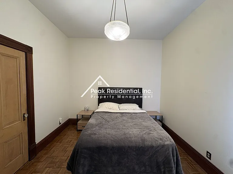 2400 I St — Photo 13