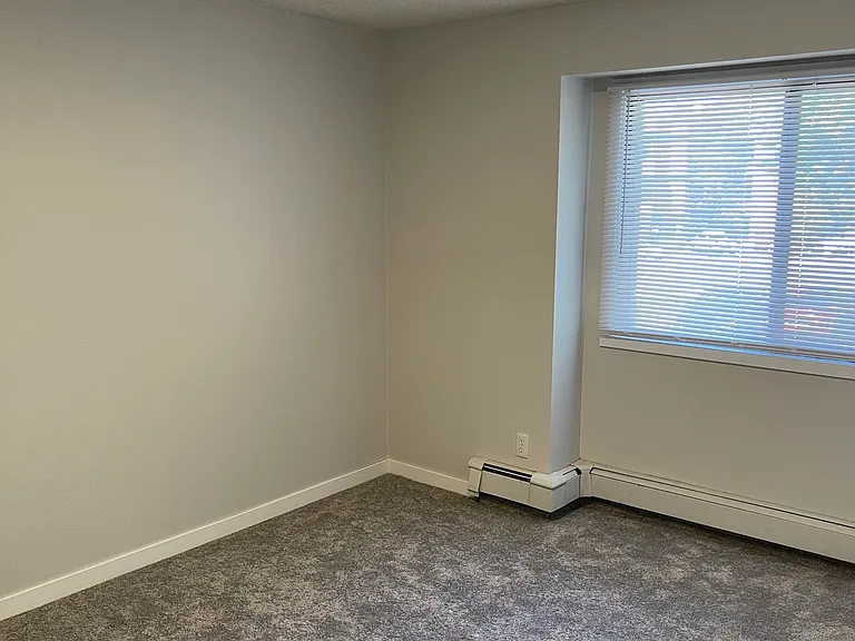 19 E Burlington St #108S — Photo 8
