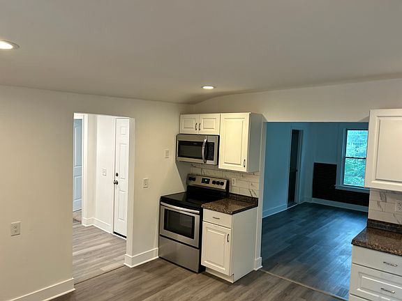 4th image of 640 Roosevelt Dr APT 2