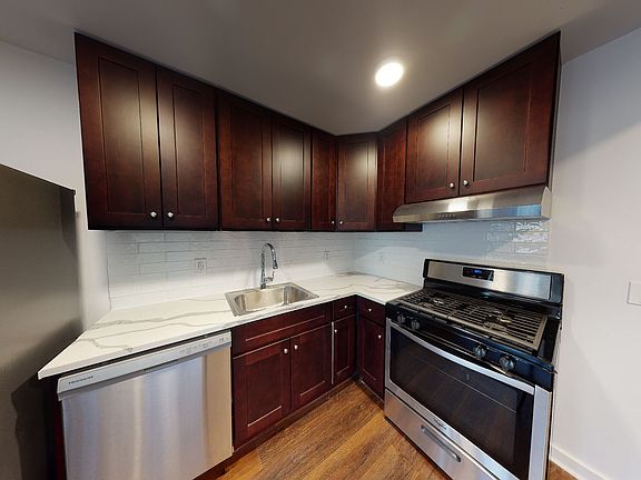 2nd image of 874 Willoughby Ave #403