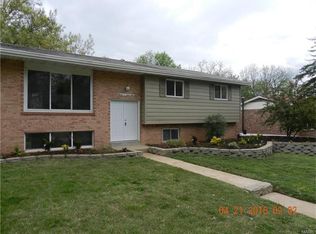 11069 Patrina Ct, Saint Louis, MO 63126