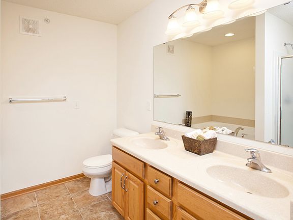 4th image of 10020 Gentian Dr