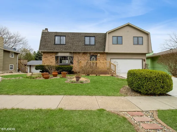 705 12th Ave NW, Altoona, IA 50009