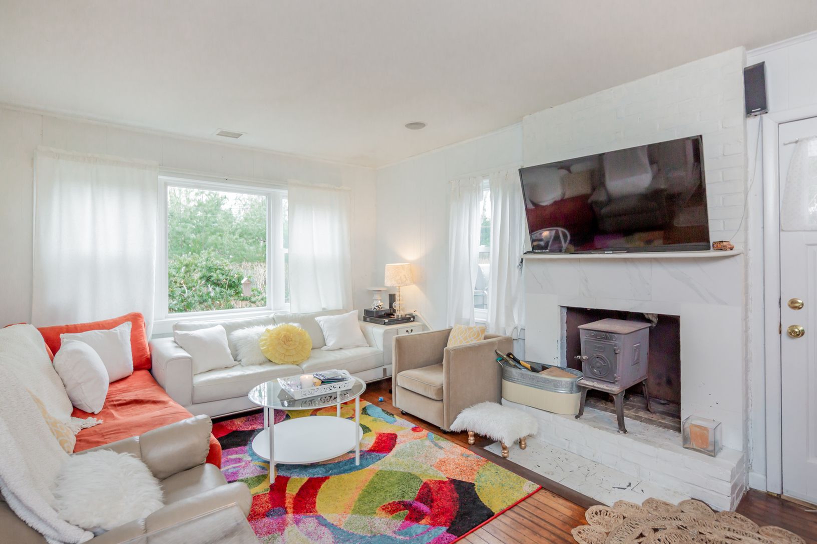  Apartment, Living Room with Fireplace