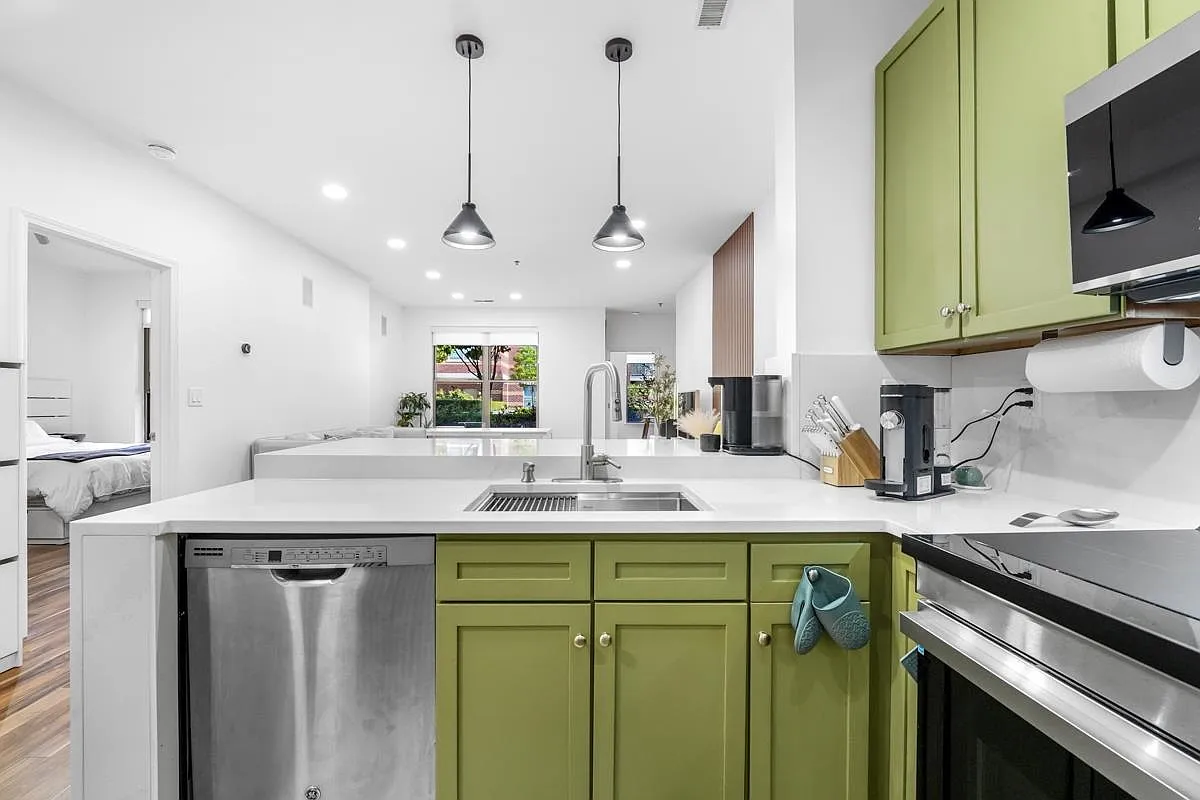24 Avenue At Port Imperial — Photo 4
