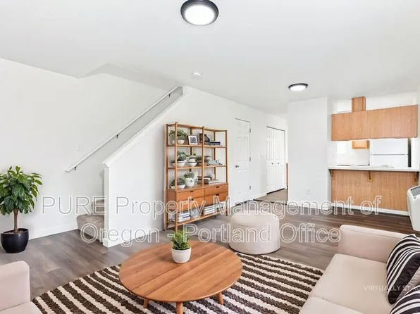 Stacey Lee Apartments