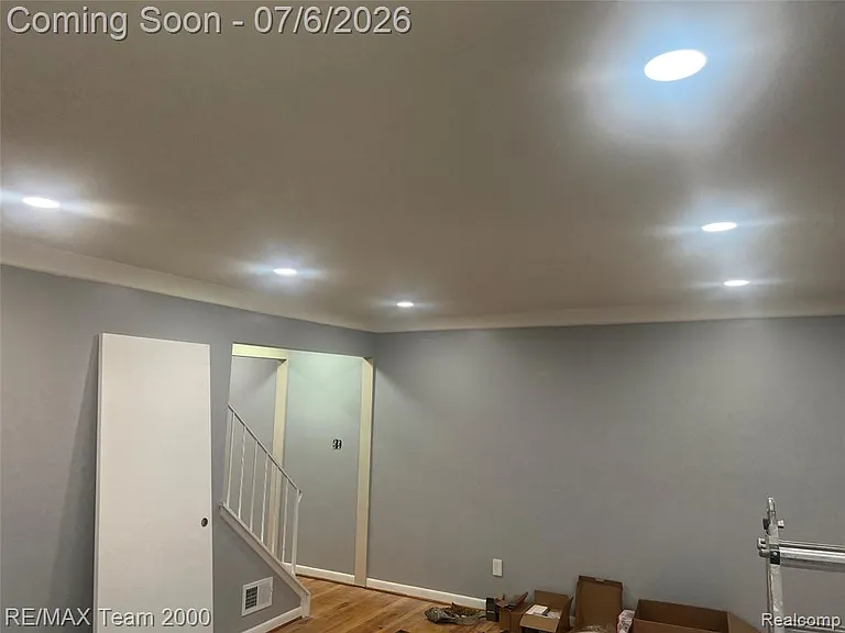 6880 Country Ln — Photo 2