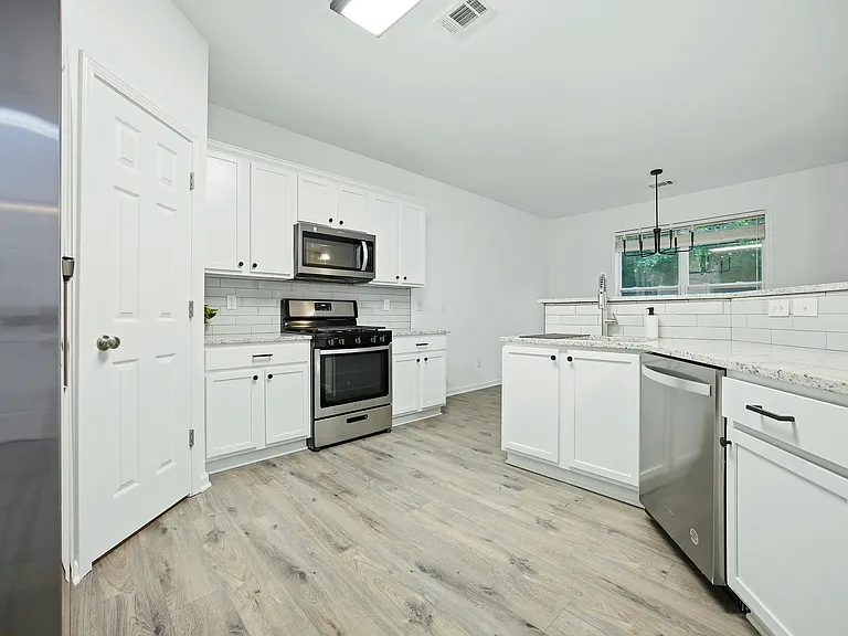 426 Grayson Way — Photo 7