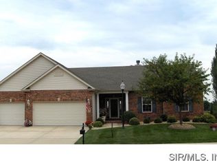 208 Somerset Dr, Glen Carbon, IL 62034