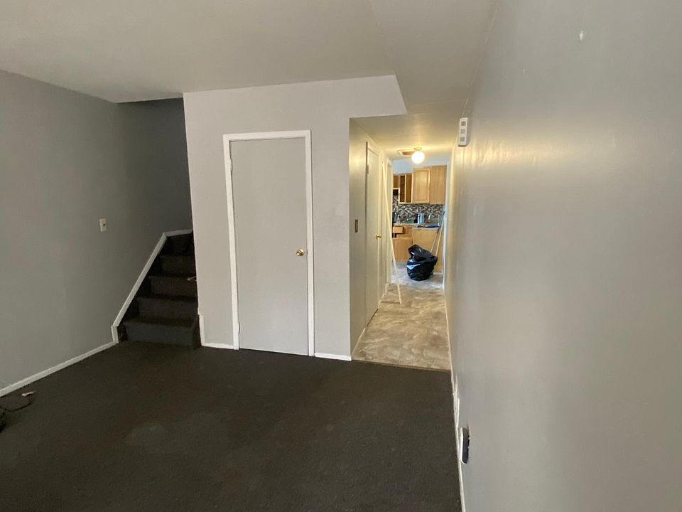 1st image of 29 Caroline St Floor 1
