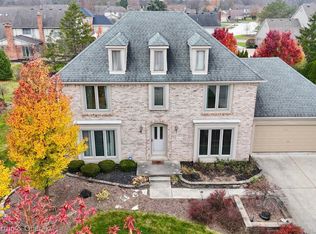 20311 Gary Ln, Livonia, MI 48152