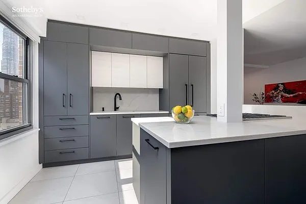 Sold by Sotheby's International Realty | media 4