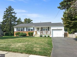 1044 Cornell Dr, Warminster, PA 18974