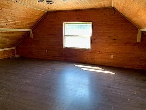 1254 Lakeshore Rd — Photo 11