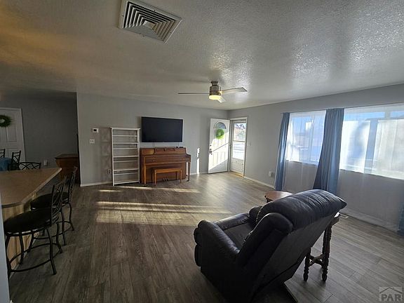 3rd image of 4649 S Santa Fe Dr