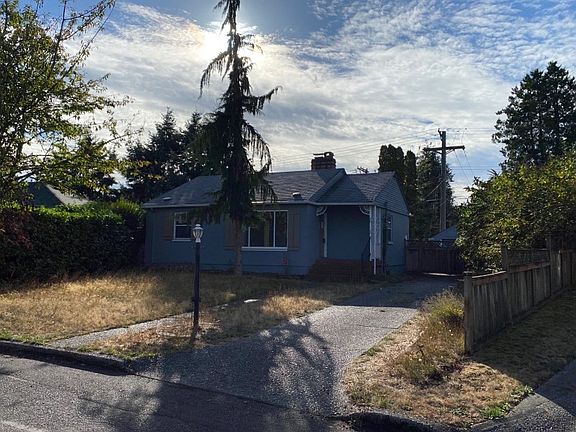 2nd image of 10 Columbia Cir SW