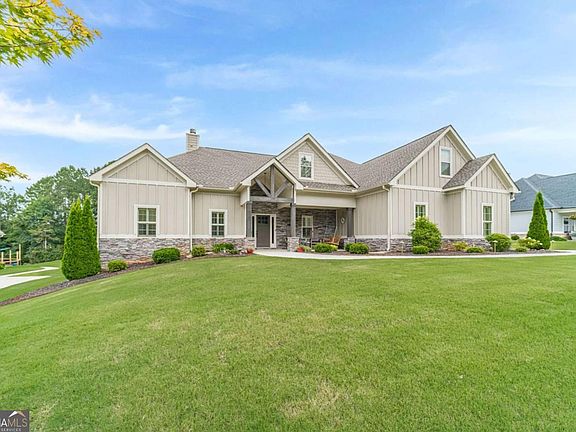 4th image of 2465 Saint Martin Way