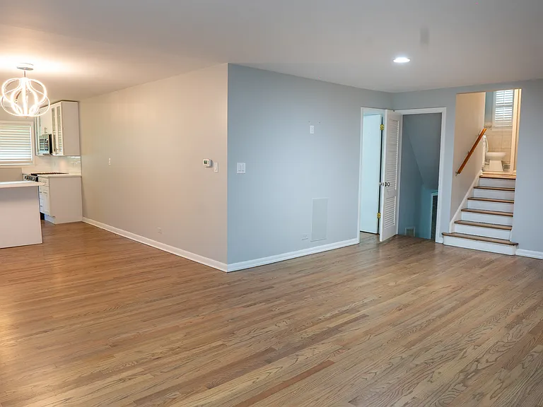 9733 Karlov Ave — Photo 12