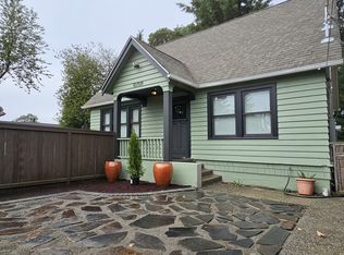 10709 19th Ave SW, Seattle, WA 98146