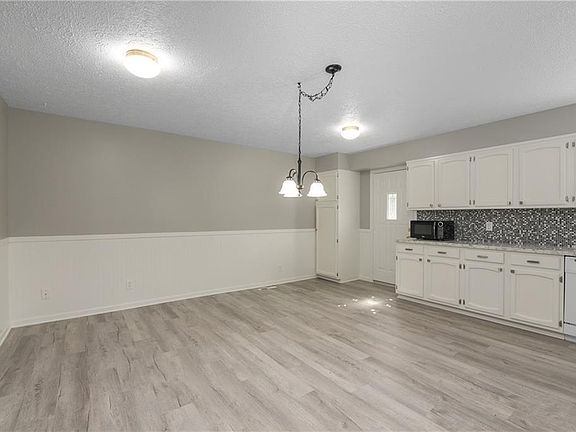 5th image of 4127 West Blvd