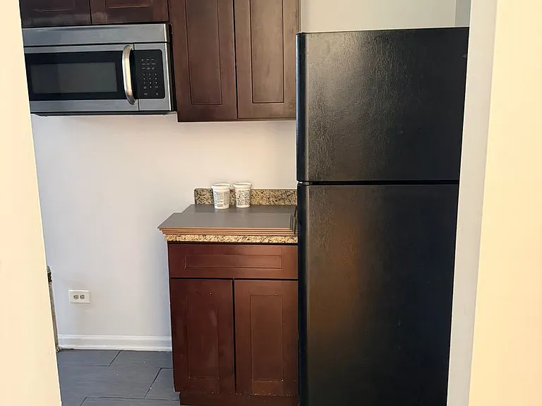 SPACIOUS 2 BEDROOM APARTMENTS AVAILABLE — Photo 22